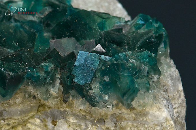 cristaux fluorine mineraux