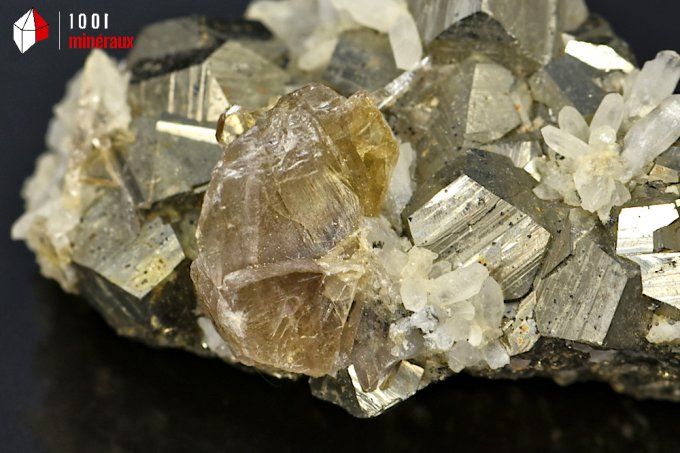 pyrite_quartz_dodecaedrique_mineraux_cristaux
