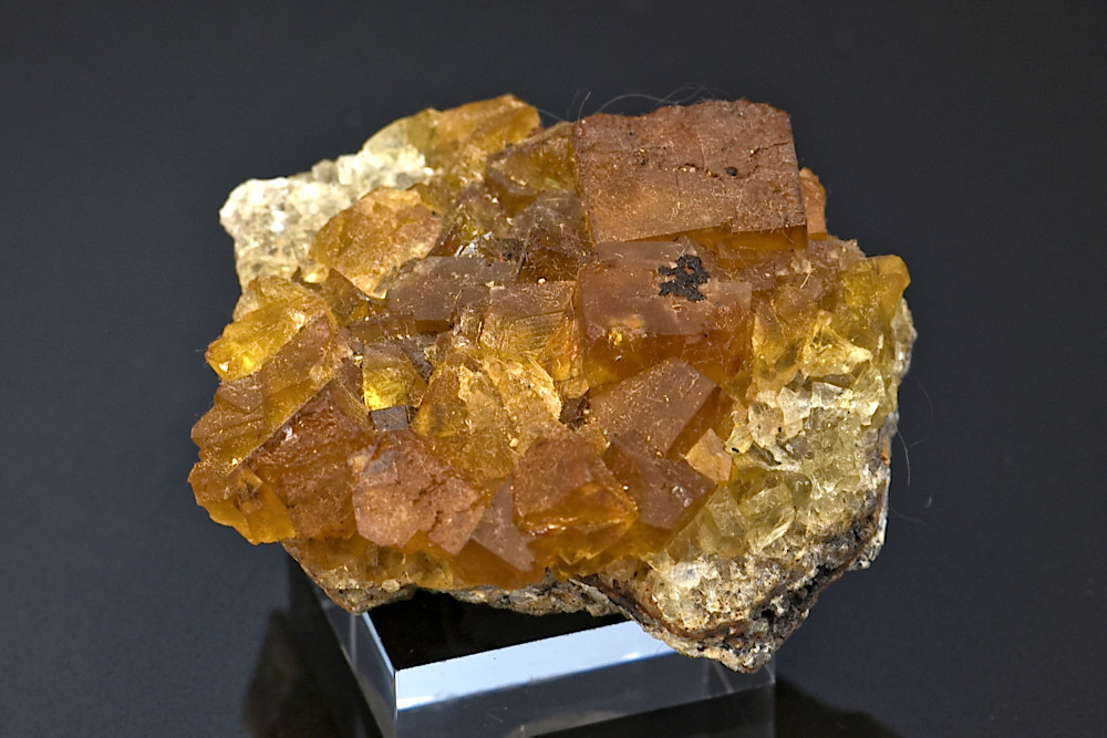 Fluorine jaune translucide