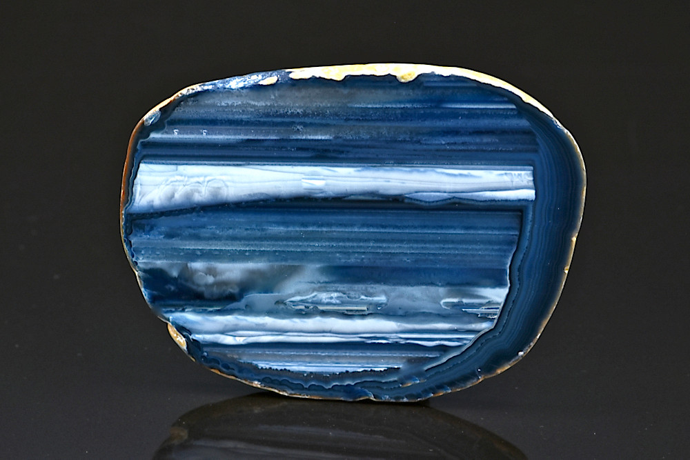 Tranche d'Agate teintée bleue