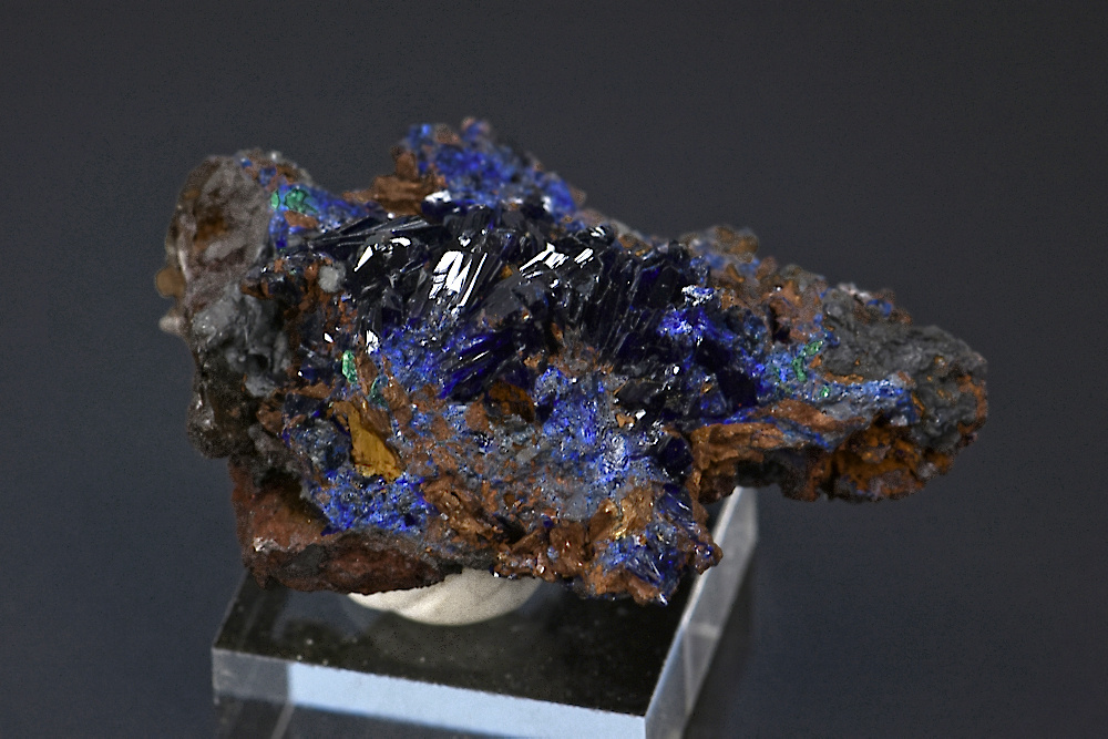 Cistaux d'Azurite sur roche