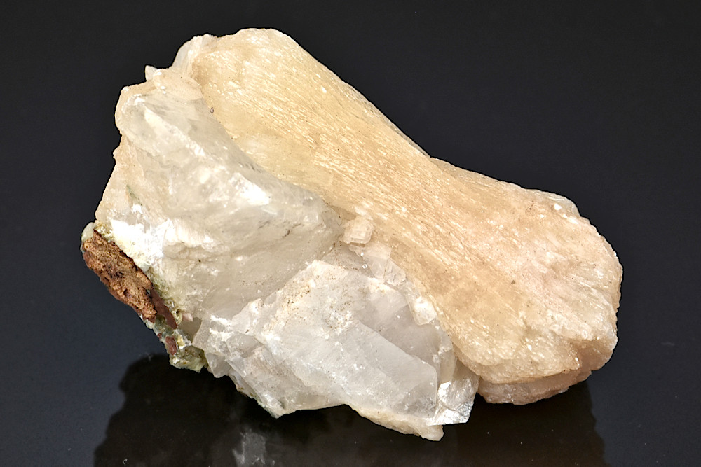 Stilbite sur Apophyllite