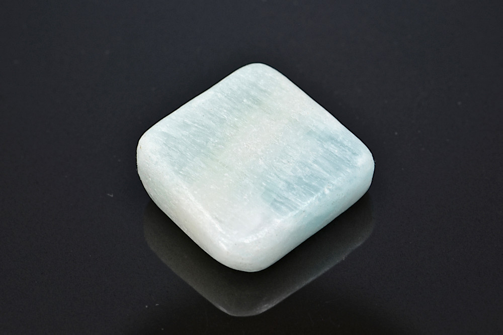 Aragonite bleue polie