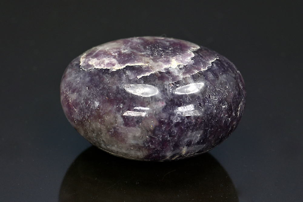 Lépidolite polie galet