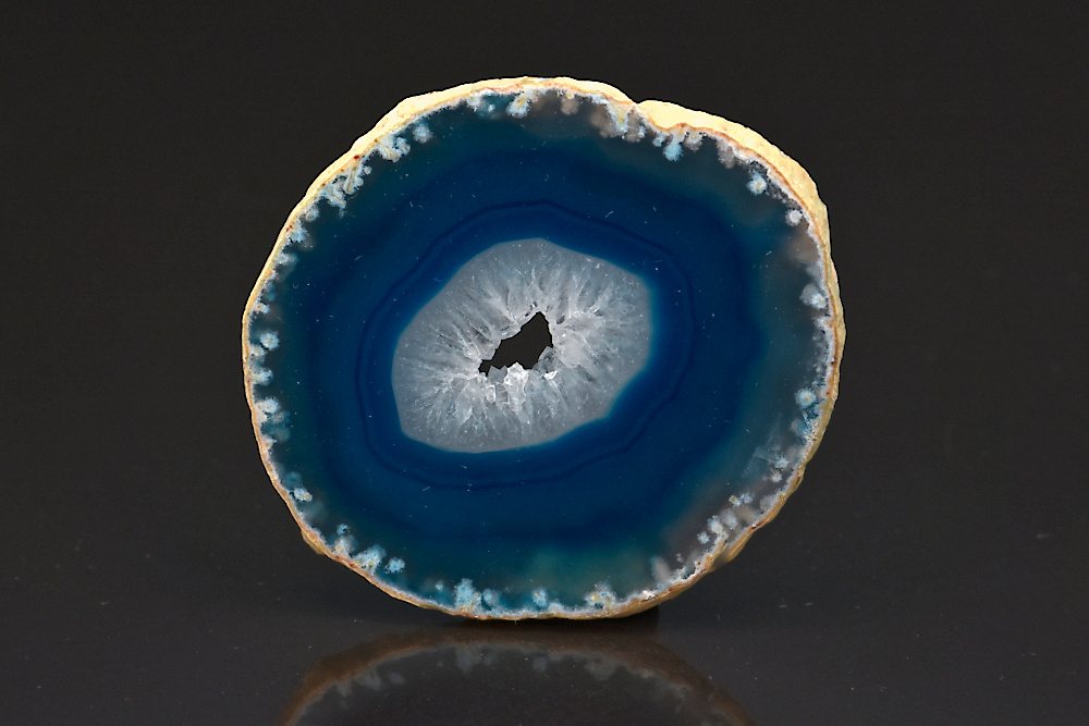 Agate en tranche teintée bleue