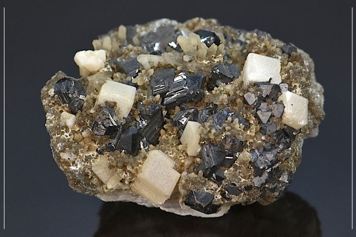 Blende (ou Sphalérite), Calcite, Quartz et Pyrite